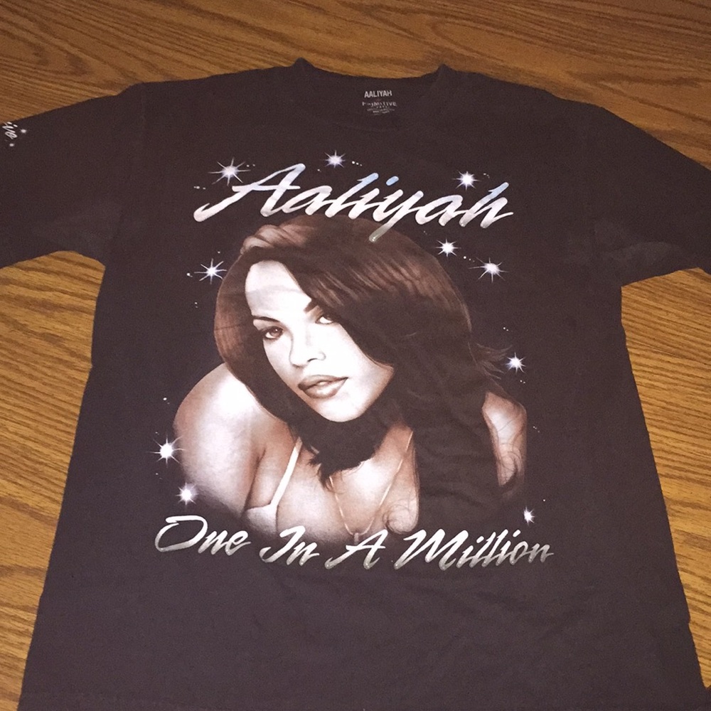 Primitive x Aaliyah “One In A Million” T-Shirt